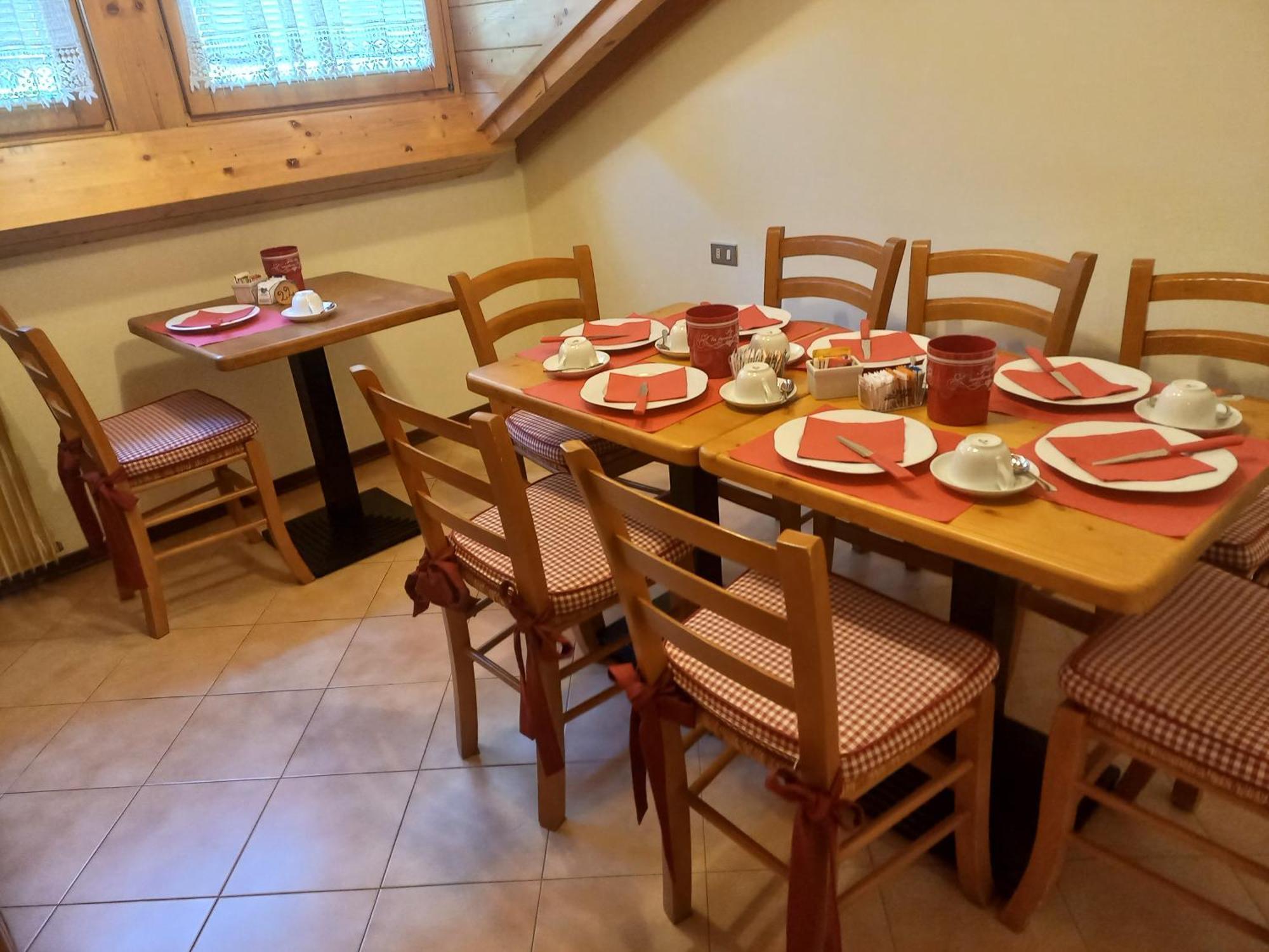 B&B Piazzi Di Katia คาแดร์โซเน ภายนอก รูปภาพ