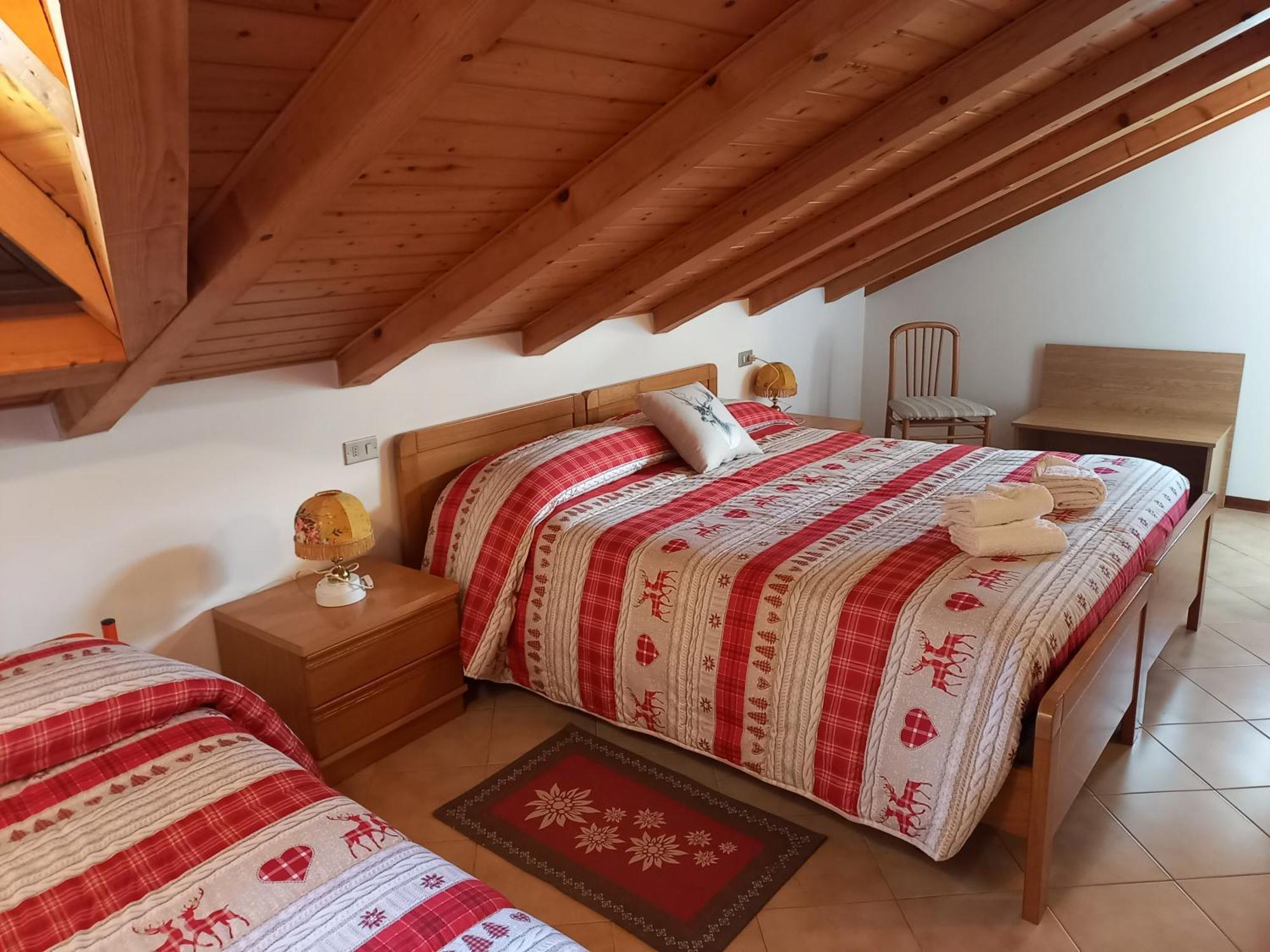 B&B Piazzi Di Katia คาแดร์โซเน ภายนอก รูปภาพ